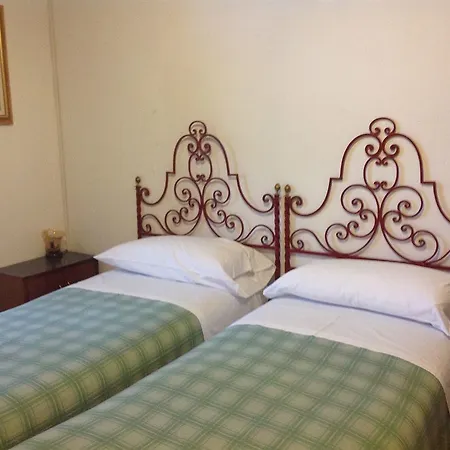 Riva Reno בית הארחה