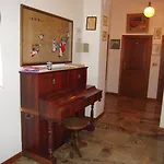 Πανσιόν Riva Reno 2*